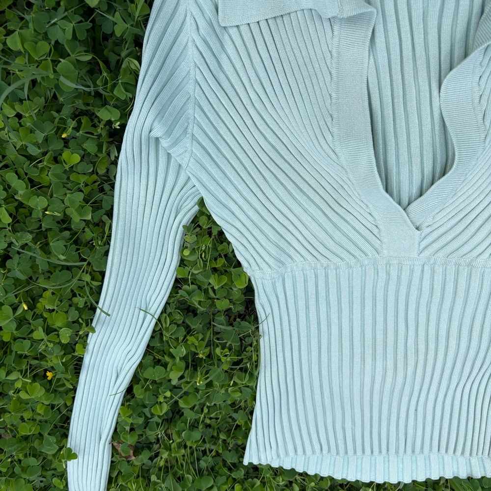 Light Green Ribbed Sweater - Picture 3 of 3